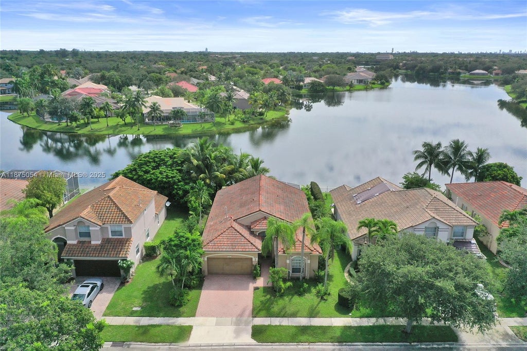 1947 Nw 130th Ave, Pembroke Pines