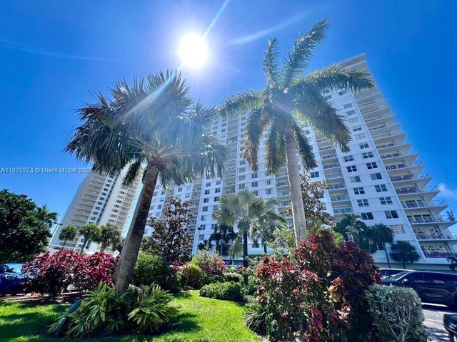2 of 43 - 500 Bayview Dr 230, Sunny Isles Beach, FL