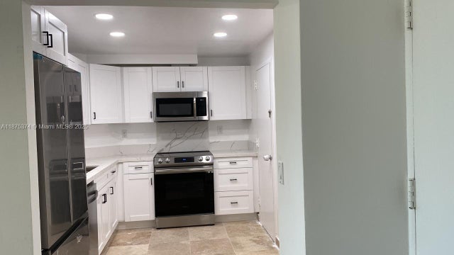 5 of 43 - 500 Bayview Dr 230, Sunny Isles Beach, FL