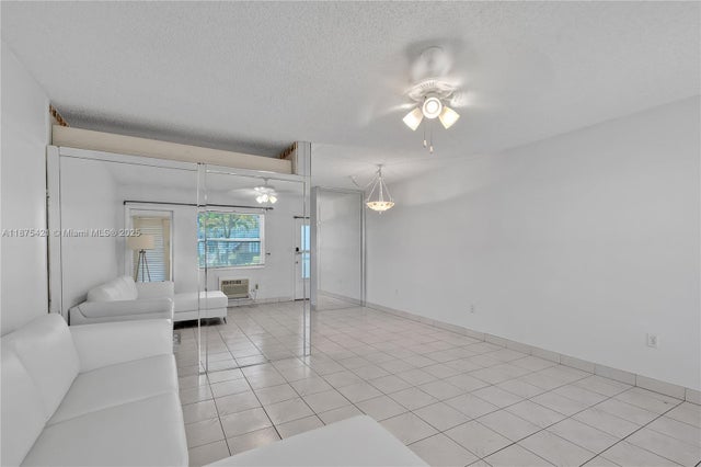 3 of 13 - 15610 Ne 6th Ave 5c, Miami, FL