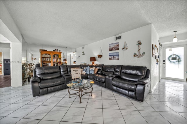 3 of 38 - 1317 W 61st Pl, Hialeah, FL