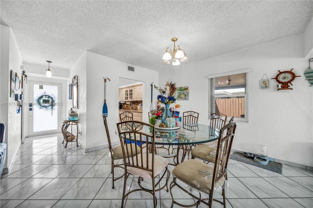 4 of 38 - 1317 W 61st Pl, Hialeah, FL