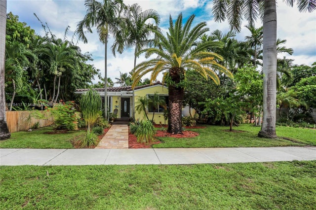 1 of 27 - 1515 Harrison St, Hollywood, FL