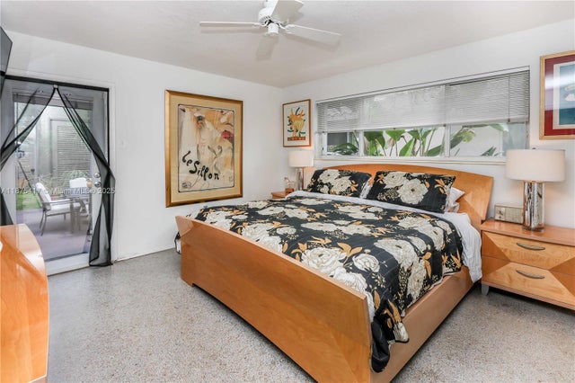 3 of 27 - 1515 Harrison St, Hollywood, FL