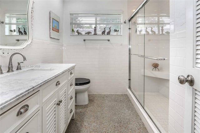 4 of 27 - 1515 Harrison St, Hollywood, FL
