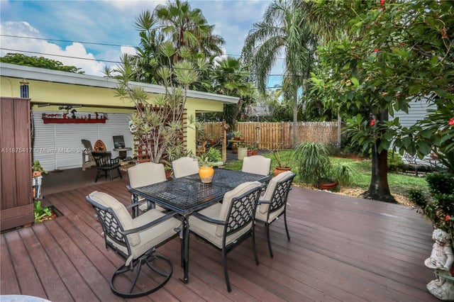 5 of 27 - 1515 Harrison St, Hollywood, FL