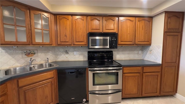 5 of 36 - 2425 Presidential Way 203, West Palm Beach, FL