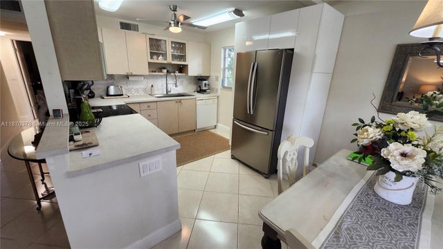 5 of 44 - 2001 Ventnor G 2001, Deerfield Beach, FL