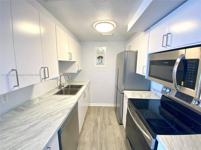 3 of 14 - 1185 Marseille Dr 307, Miami Beach, FL