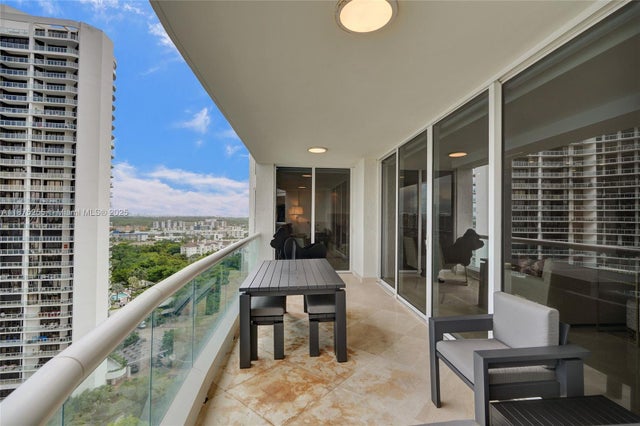 5 of 58 - 6000 Island Blvd 1707, Aventura, FL