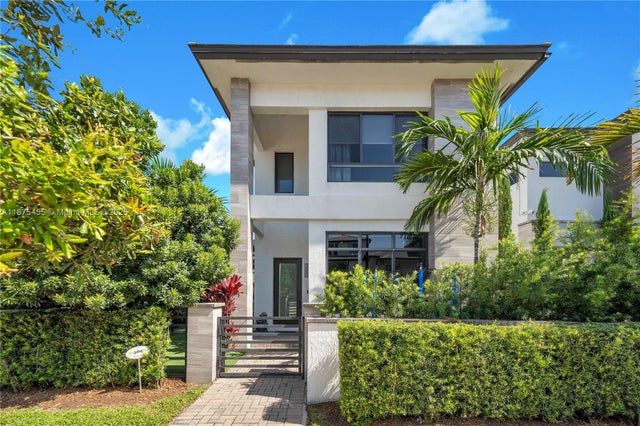 8279 Nw 43rd St, Doral