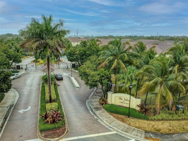 1 of 57 - 3237 Nw 32nd Ter, Fort Lauderdale, FL