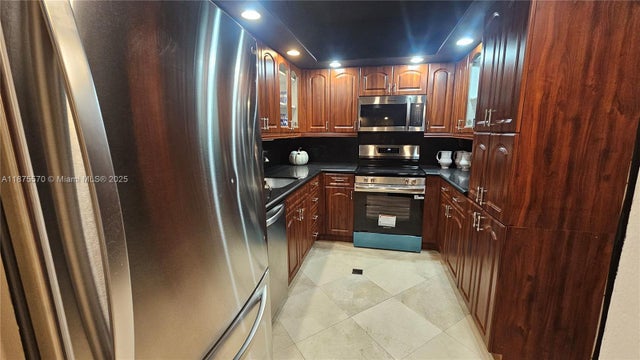 5 of 40 - 1985 S Ocean Dr 20a, Hallandale Beach, FL