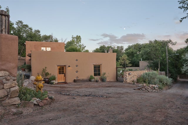 220 Rodriguez, Santa Fe