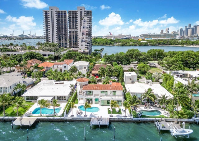 2 of 45 - 1001 N Venetian Dr, Miami, FL