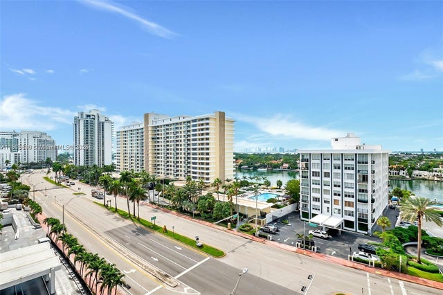 1 of 21 - 5601 Collins Ave 925, Miami Beach, FL