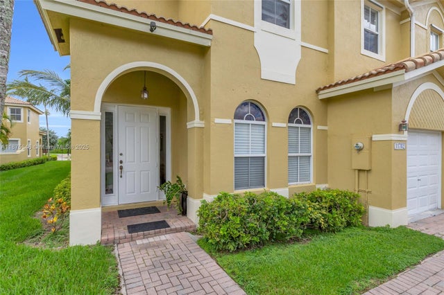 4 of 28 - 11742 Sw 137th Pl, Miami, FL