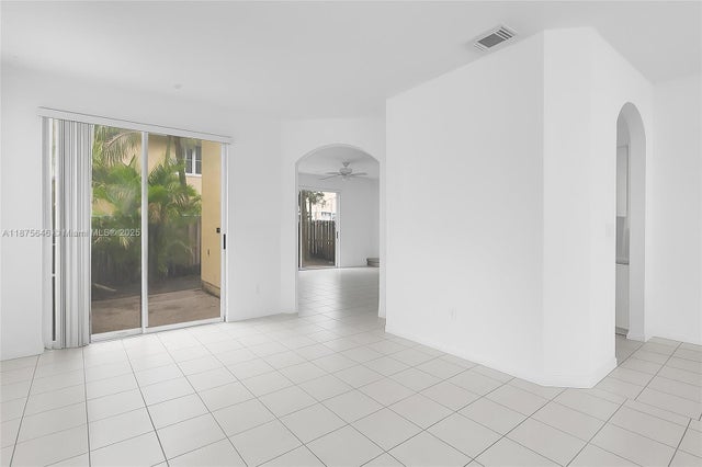 5 of 28 - 11742 Sw 137th Pl, Miami, FL