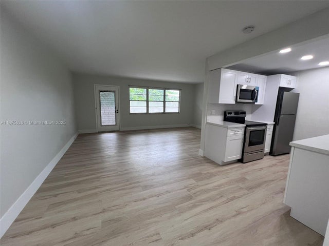 4 of 24 - 2002 Granada Dr J3, Coconut Creek, FL
