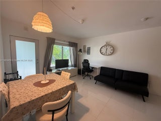 Photo of Listing #A11875663