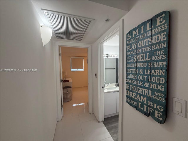 5 of 17 - 801 15th St 202, Miami Beach, FL