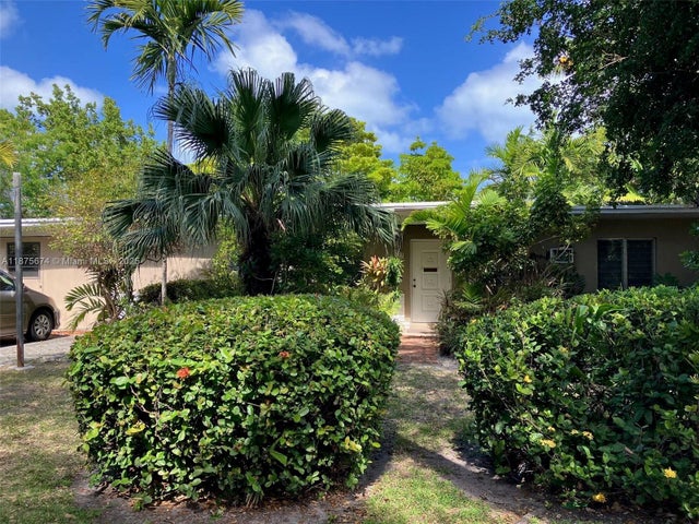 1 of 6 - 737 Woodcrest Rd, Key Biscayne, FL