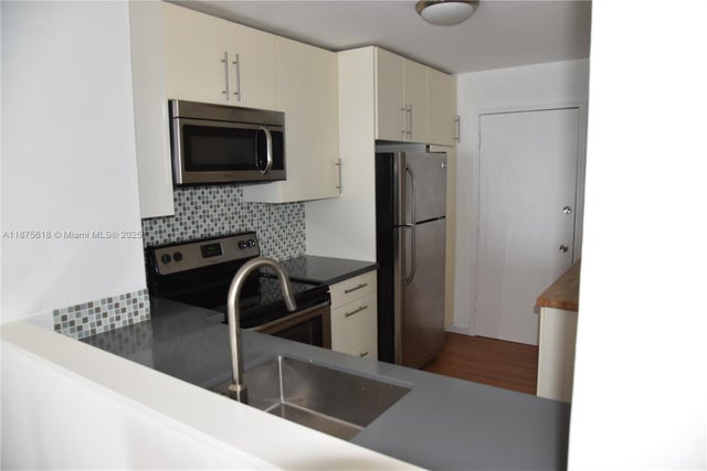 5 of 60 - 6855 Abbott Ave 703, Miami Beach, FL