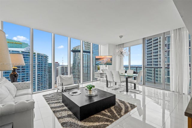 3 of 39 - 485 Brickell Avenue 4902, Miami, FL