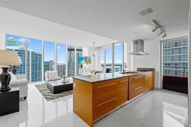 4 of 39 - 485 Brickell Avenue 4902, Miami, FL