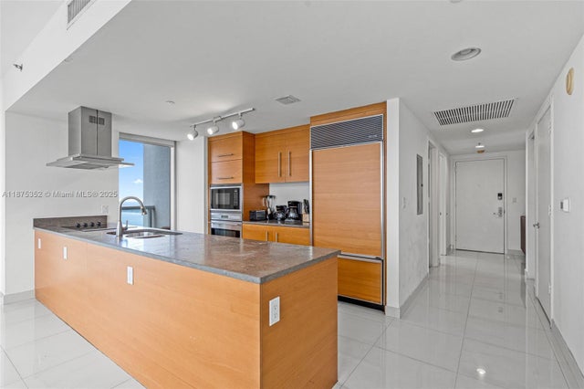 5 of 39 - 485 Brickell Avenue 4902, Miami, FL