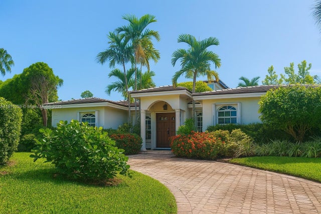 2 of 46 - 401 Warren Ln, Key Biscayne, FL