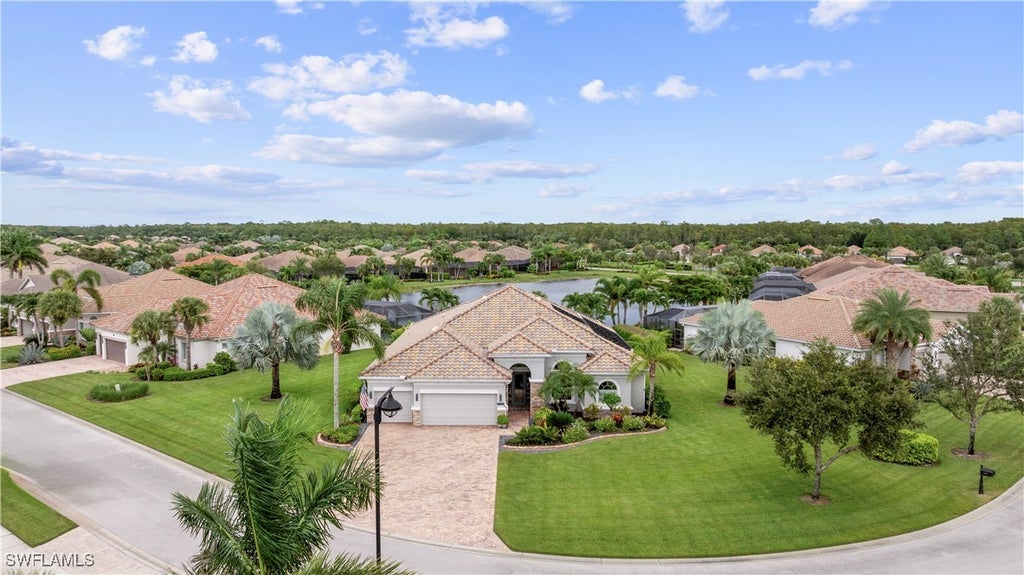 9052 Graphite Cir, Naples