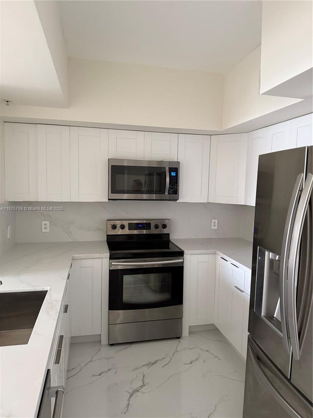 4 of 33 - 888 S Douglas Rd 1502, Coral Gables, FL