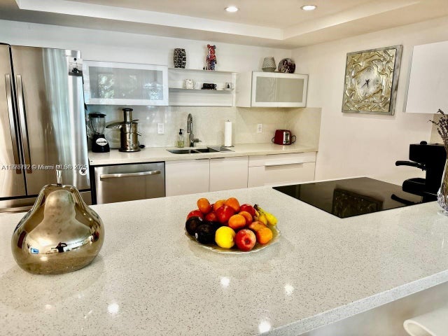 1 of 40 - 1001 Three Islands Blvd 31, Hallandale Beach, FL