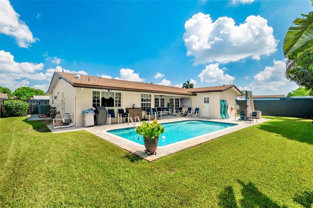1 of 29 - 8850 Nw 7th St, Pembroke Pines, FL