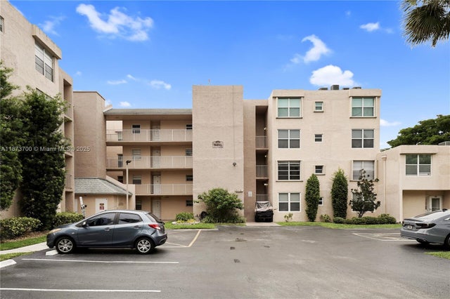 1 of 42 - 9491 Evergreen Pl 207, Davie, FL