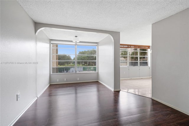 4 of 42 - 9491 Evergreen Pl 207, Davie, FL