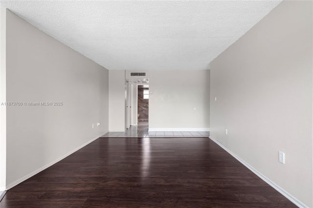 5 of 42 - 9491 Evergreen Pl 207, Davie, FL