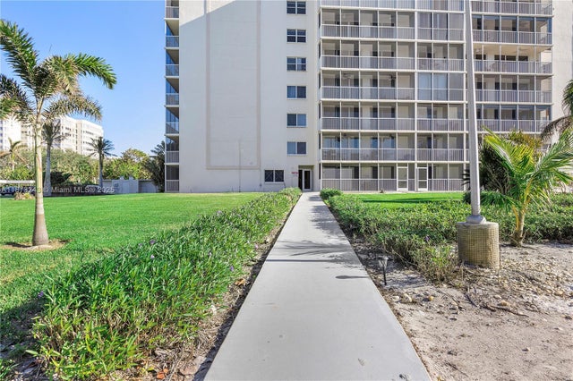 3 of 26 - 5 Bluebill 701, Naples, FL