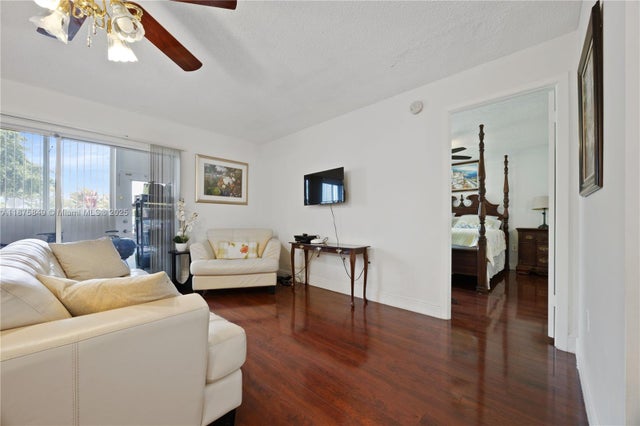 5 of 30 - 8260 Sw 24th St 6110, North Lauderdale, FL