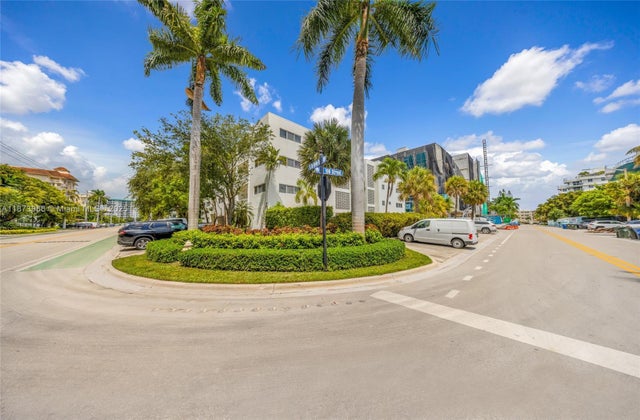 1 of 31 - 10001 W Bay Harbor Dr 404, Bay Harbor Islands, FL