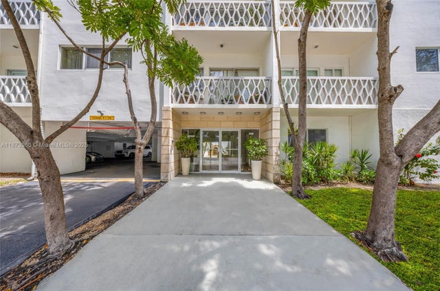 2 of 31 - 10001 W Bay Harbor Dr 404, Bay Harbor Islands, FL