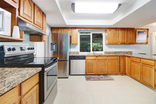 4 of 32 - 9411 Nw 19th St, Pembroke Pines, FL