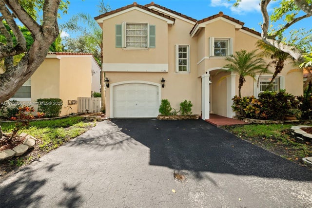 1 of 28 - 4420 Nw 61st Pl, Coconut Creek, FL