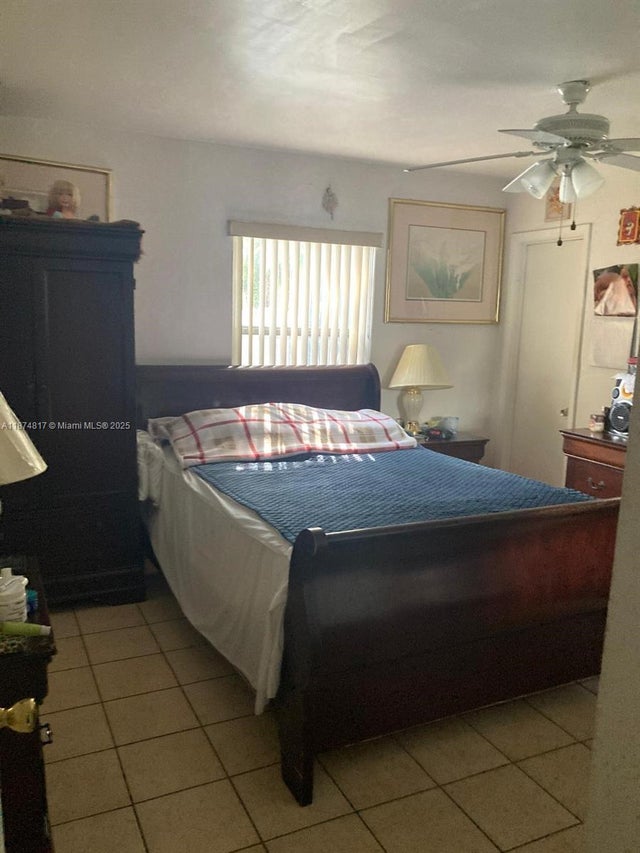 4 of 5 - 580 Nw 136th St, North Miami, FL
