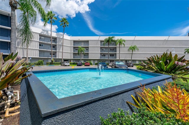 4 of 46 - 875 Ne 195th St 112, Miami, FL