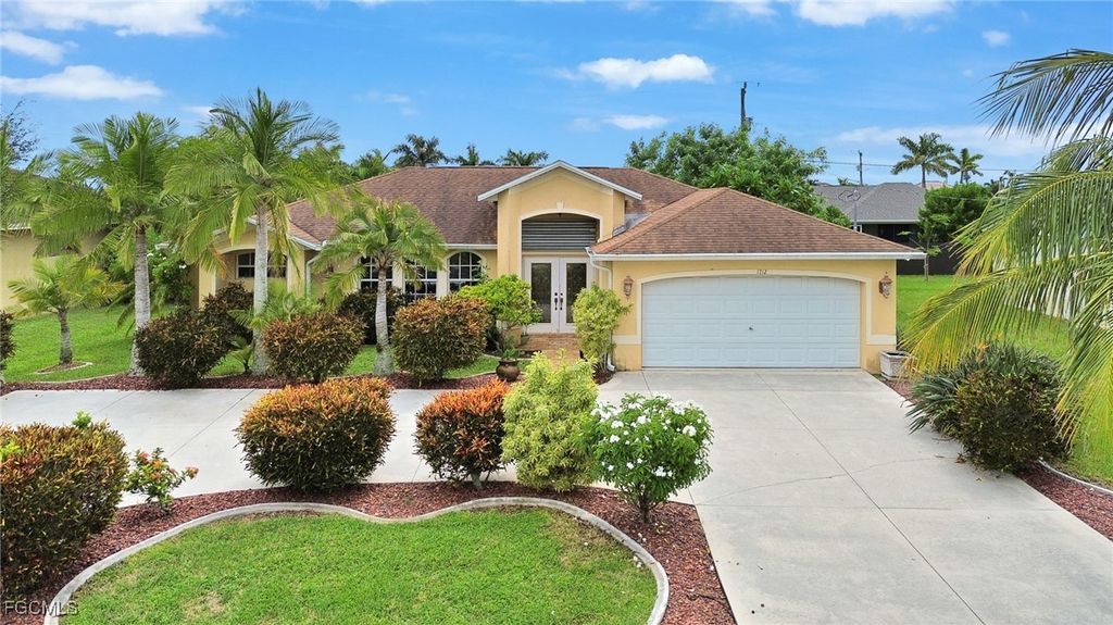 1712 Beach Pkwy W, Cape Coral