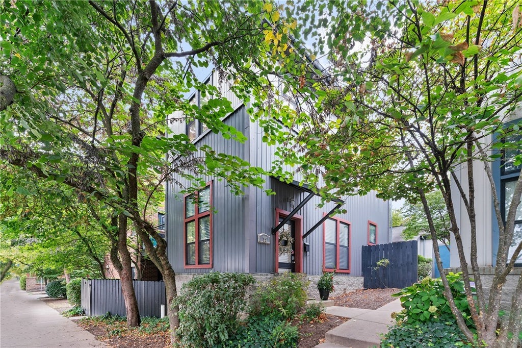 35 16th St, South Side