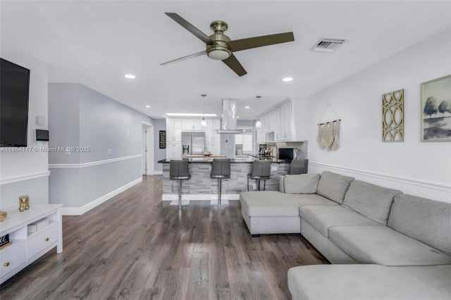 4 of 45 - 5209 Sw 95th Ave, Cooper City, FL