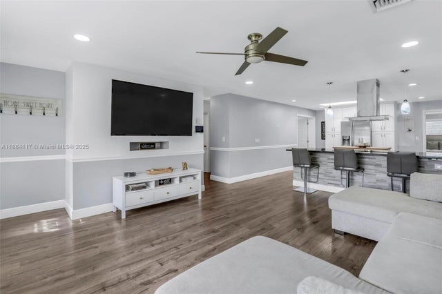 5 of 45 - 5209 Sw 95th Ave, Cooper City, FL
